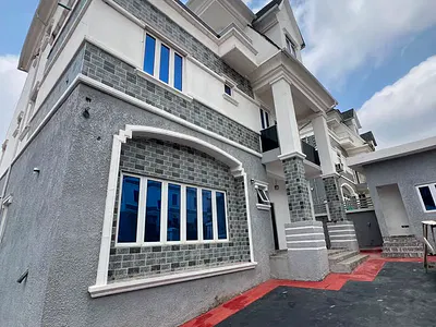 Spacious 6-Bedroom Duplex with BQ — Guzape District, Abuja