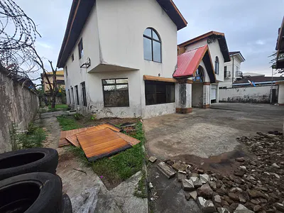 Standard Detached 5-Bedroom House Withbtwo Room BQ — Lekki, Lagos