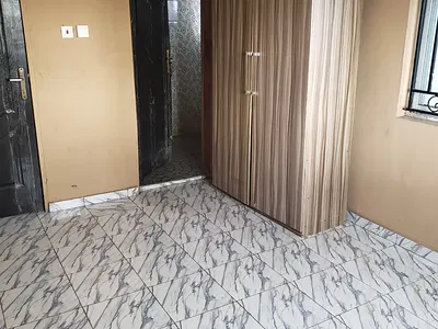 Exquisite and Spacious Beautiful Shared Apartment, Sharing Kitchen — Ajah, Lagos