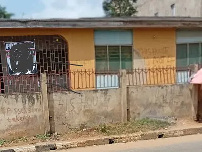 Tenament 10 Rooms and BQ Face Me I Face You Boungallow — Seriki Aro Street, Ikeja, Lagos