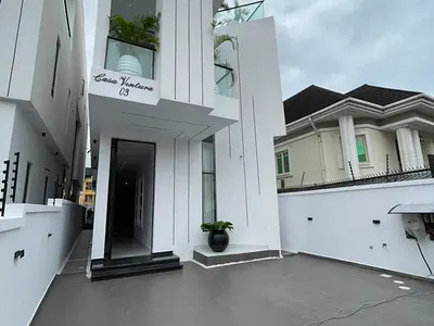 5 Bedroom Detached Duplex — Lekki, Lagos