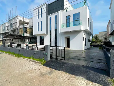Five Bedroom Detached Duplex with Cinema, BQ, Pool — Lekki, Lagos