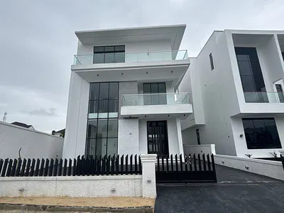 5 Bedroom Detached Duplex Home with Study Room, BQ, Cinema, Pool, Gym — Lekki, Lagos