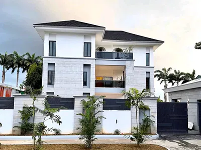 Solidly Constructed 7 Bedroom Mansion with a Smart Home Automation — Maitama District, Abuja