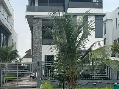 Fully Furnished 5 Bedroom Fully Detached Duplex with BQ — Lekki, Lagos