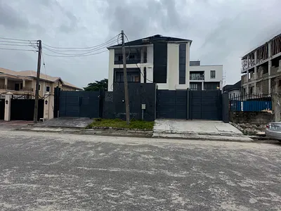 3bedroom Apartment — Lekki, Lagos