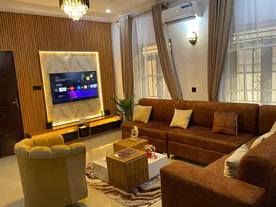 Newly Renovated 2 Bedroom Apartment with PS5, Snooker Board — Lekki, Lagos