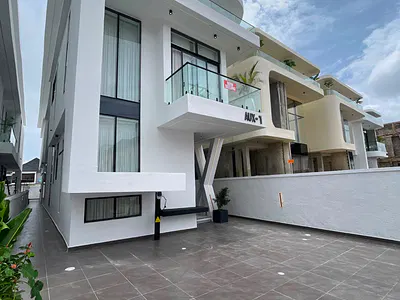 Luxury 5 Bedroom Fully Detached Duplex with BQ and Pool — Lekki, Lagos