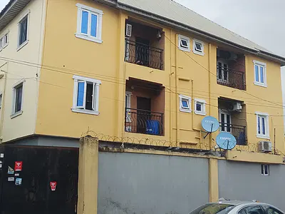 Very Decent 2 Bedroom Flat — Off Herbert Macaulay Way, Alagomeji, Yaba, Lagos