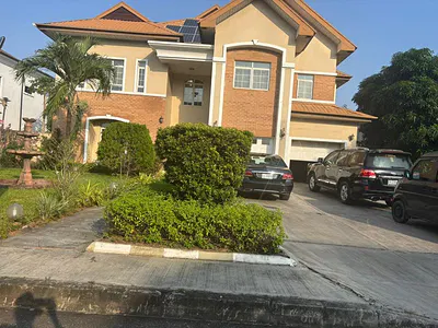 Luxury 5-Bedroom Detached House with 4 Living Rooms and Penthouse — Nicon Town, Lekki, Lagos