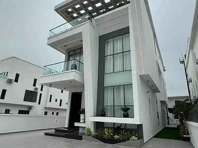 5 Bedroom Detached Duplex with BQ, Cinema, Pool — Lekki, Lagos