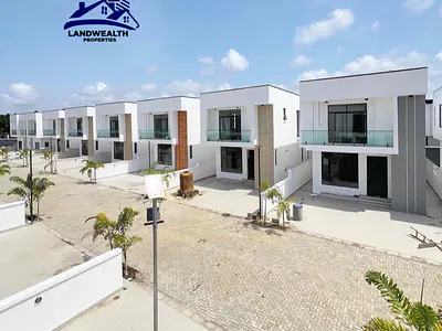 Fully Serviced 4 Bedroom Fully & Semi Detached Swimming Pool — Lekki, Lagos