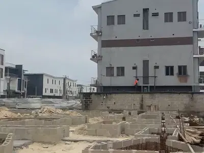 2 Bedroom Luxury Flat +BQ WTH Classic Features — Lekki, Lagos
