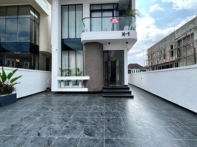 5 Bedroom Detached Duplex with Swimming Pool — Lekki, Lagos