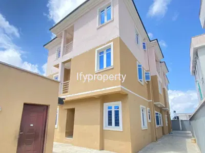 Luxury 2 Bedroom Flat with Excellent Facilities — Lekki, Lagos