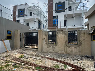 Luxurious 5 Bedroom Detached Duplex with BQ — Surulere, Lagos