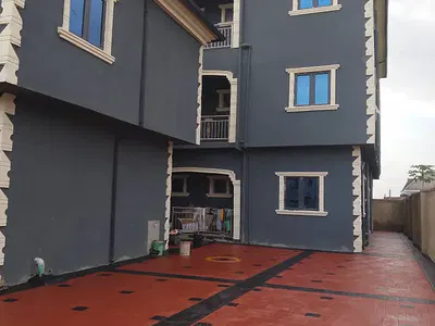 Lovely Pop 2 Bedroom Flat En-Suite — Makogi, Magboro, Ogun
