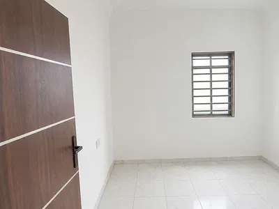 Spacious Mini Flat Apartment with Balcony — Off Pedro Road, Shomolu, Lagos