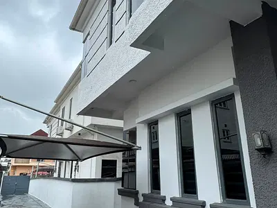 Spaciously Clean 5 Bedroom Detached Duplex with BQ — Chevron Drive, Lekki, Lagos