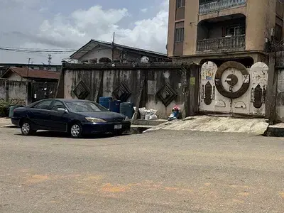 Land Measuring 847SQM with 2blocks of Apartment in a Lovely Location — Secured Location in Ojodu Berger, Ojodu, Lagos