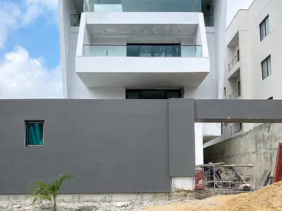 5 Bedroom Detached Home with Swimming Pool — Ikoyi, Lagos