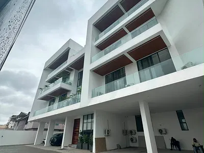 Fully Serviced Luxury 1 & 2 Bedroom Roof Top with Swimming Pool — Lekki Phase 1, Lekki, Lagos