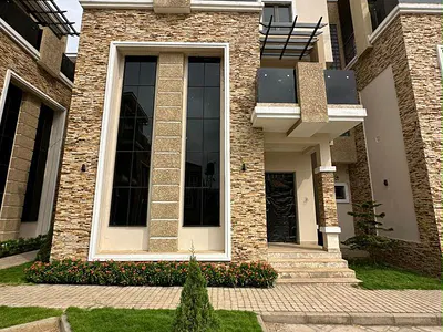Elegant 5-Bedroom Terraced Duplex with BQ and Private Rear Area — Jabi, Abuja