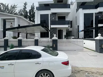 Exquisitely Finished 5 Bedroom Detached Duplex with BQ, Cinema & Pool — Lekki, Lagos