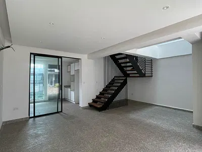 Luxury 5 Bedroom Detached Duplex with Excellent Facilities — Lekki, Lagos