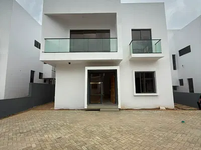 4 Bedroom Detached Duplex with BQ — Ibadan, Oyo