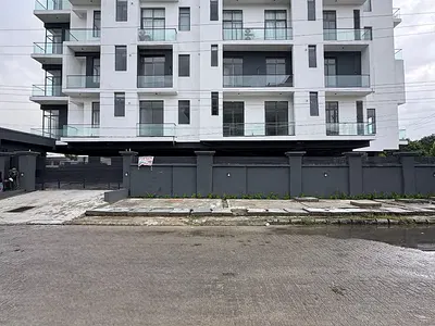 Well Maintained 2 Bedroom Apartment with Pool & Gym in Prime Location — Lekki Phase 1, Lekki, Lagos