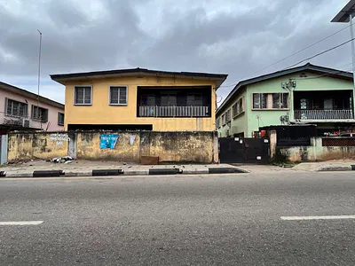 Dilapidated Building on a Full Plot of Land Measuring 540SQM — Pedro, Gbagada, Lagos