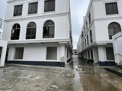Meticulously Crafted 4 Bedroom Semi Detached Duplex — Ikoyi, Lagos