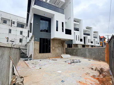 Marvelously Built 5 Bedroom Fully Detached Duplex — Ikeja, Lagos