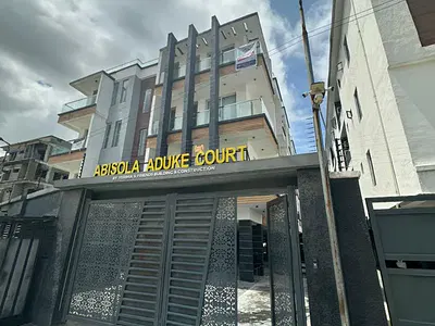 Lovely 2 Bedroom Apartment with Elevator & Swimming Pool — Lekki, Lagos