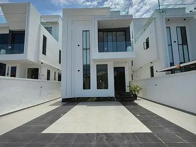 5 Bedroom Luxury House with Cinema — Lekki, Lagos