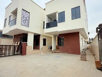 Elegantly Designed 5 Bedroom Detached Duplex in Prime Location — Ikeja, Lagos