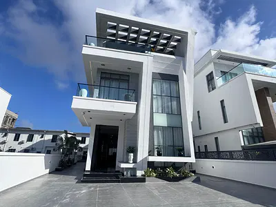 5 Bedroom Detached House with Pool and Gym — Osapa, Lekki, Lagos