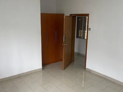 Massive Serviced Mini Flat, Upstairs — Yeye Olofin Street, Lekki Phase 1, Lekki, Lagos