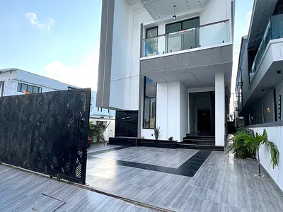 5 Bedroom Detached Duplex with Swimming Pool — Ajah, Lagos
