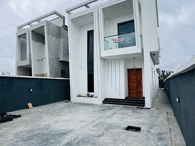 5 Bedroom Fully Detached with BQ, Cinema, Swimming Pool & Gym — Ajah, Lagos