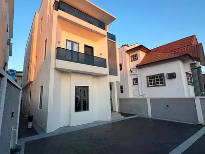 6 Bedroom Detached Duplex with Pool — GRA Phase 2, Magodo, Lagos
