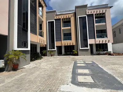 Well Finished 5nos 5 Bedroom Terrace Duplex with Fitted Kitchen & BQ — Banana Island, Ikoyi, Lagos