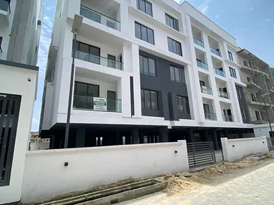 Amazing 2 Bedroom Apartment with Elevator & Swimming Pool — Lekki, Lagos