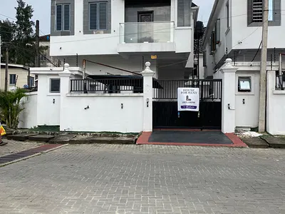 5 Bedroom Detached Duplex — Lekki, Lagos
