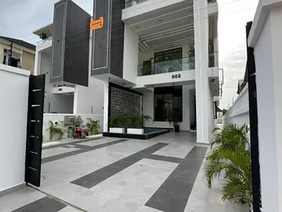 5 Bedroom Detached Duplex with Pool, Gym — Lekki, Lagos