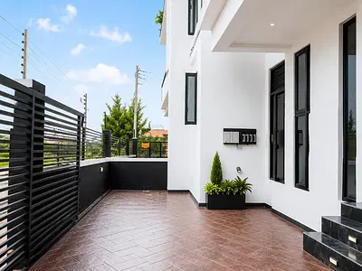 Luxury Beautiful 4-Bedrm Semi-Detached Duplex with Excellent Facility — Ajah, Lagos