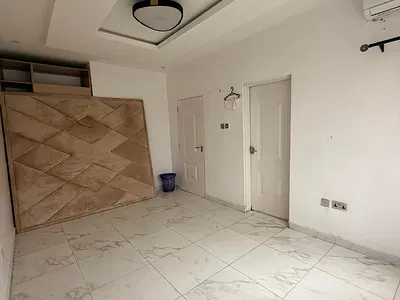 Service Room Self Working Class Single Lady Only — Lekki, Lagos