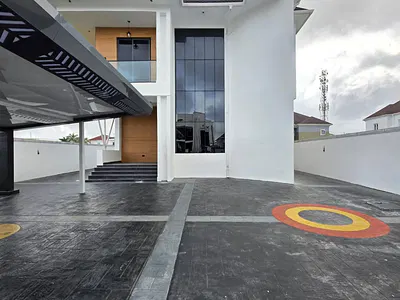 Spacious Five Bedroom Detached Duplex with BQ, Swimming Pool — Ajah, Lagos