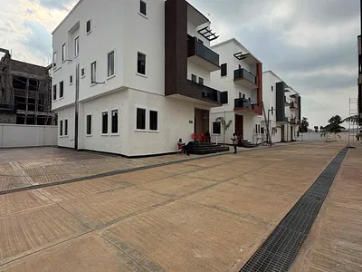 Newly Built 5 Bedroom Detached Duplex with BQ — Jahi, Abuja